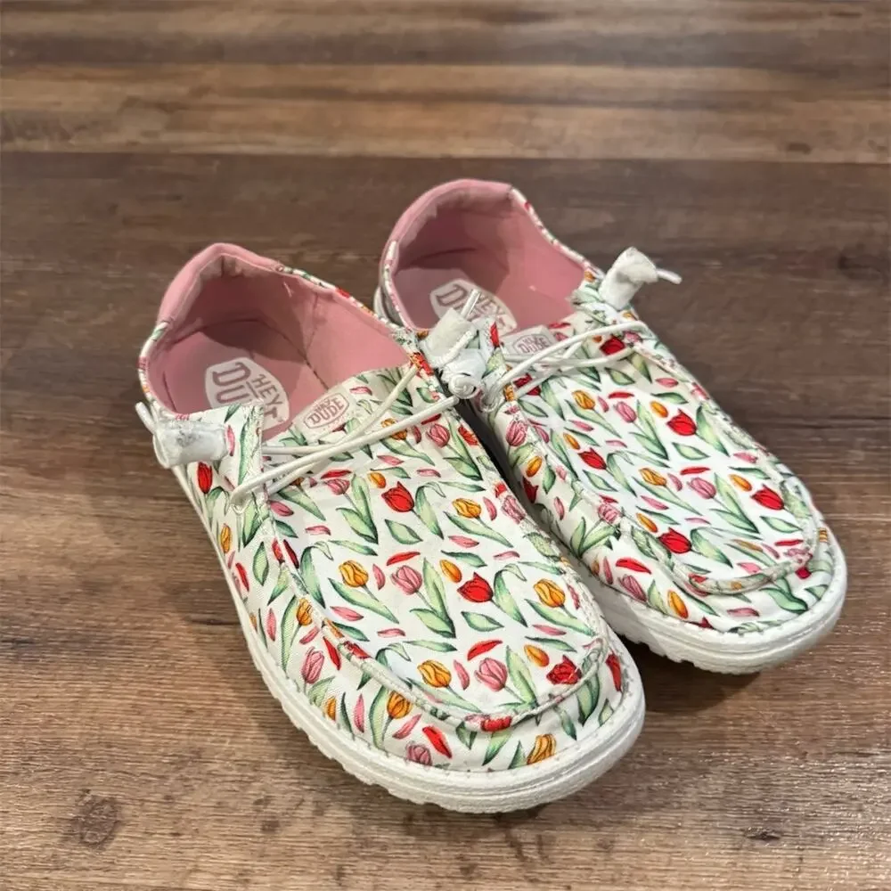 Hey Dude Wendy Slip-On Loafers Size 8 Tulip Bouquet Floral Print Pink Garden - Picture 1 of 12